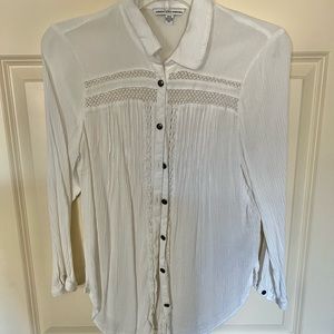 American eagle cream 3/4 sleeve top. Size medium.